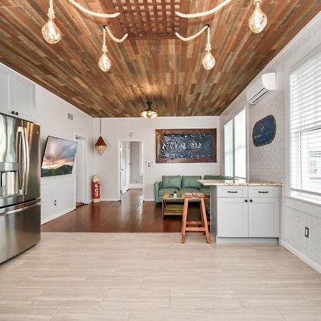Nautical Loft With Outdoor Kitchen & Beach Access Leilighet Galveston Eksteriør bilde