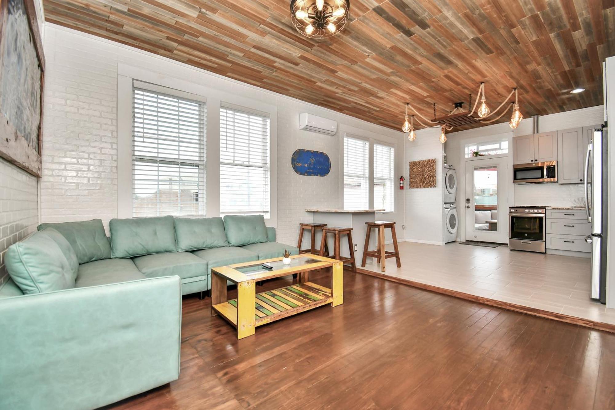 Nautical Loft With Outdoor Kitchen & Beach Access Leilighet Galveston Eksteriør bilde