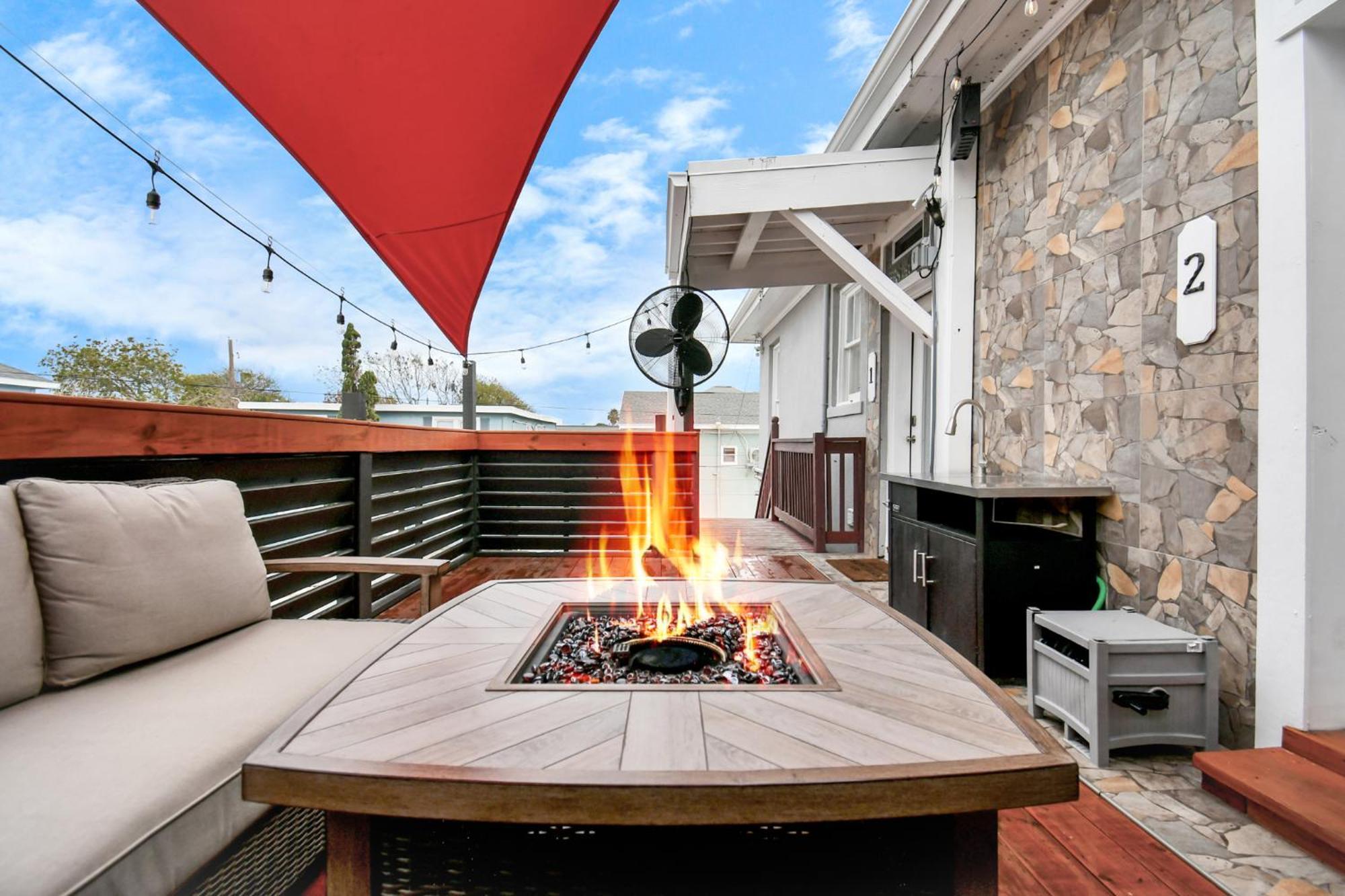 Nautical Loft With Outdoor Kitchen & Beach Access Leilighet Galveston Eksteriør bilde