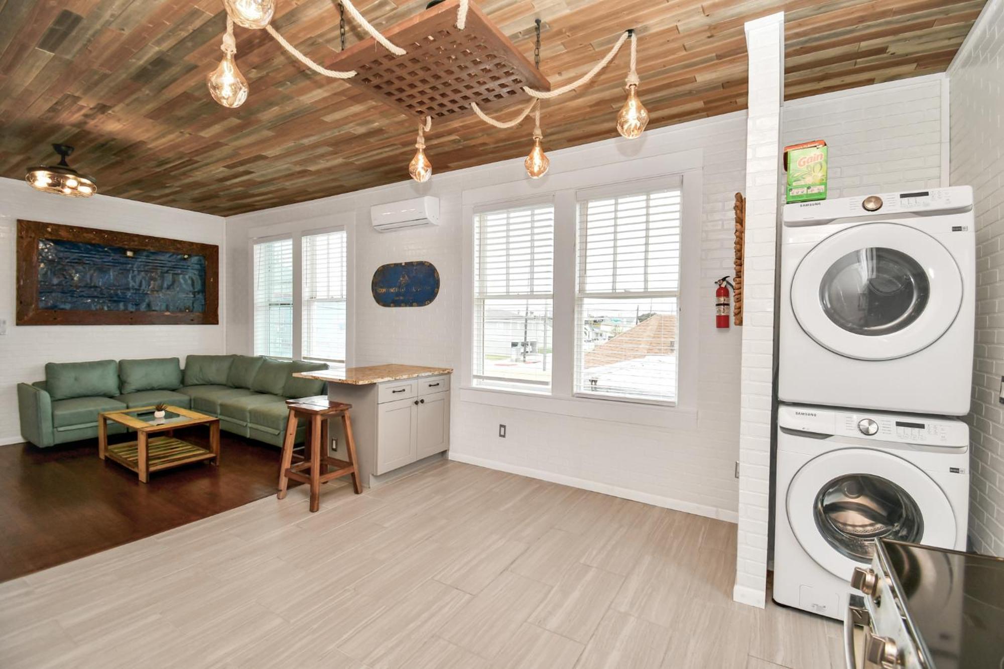 Nautical Loft With Outdoor Kitchen & Beach Access Leilighet Galveston Eksteriør bilde