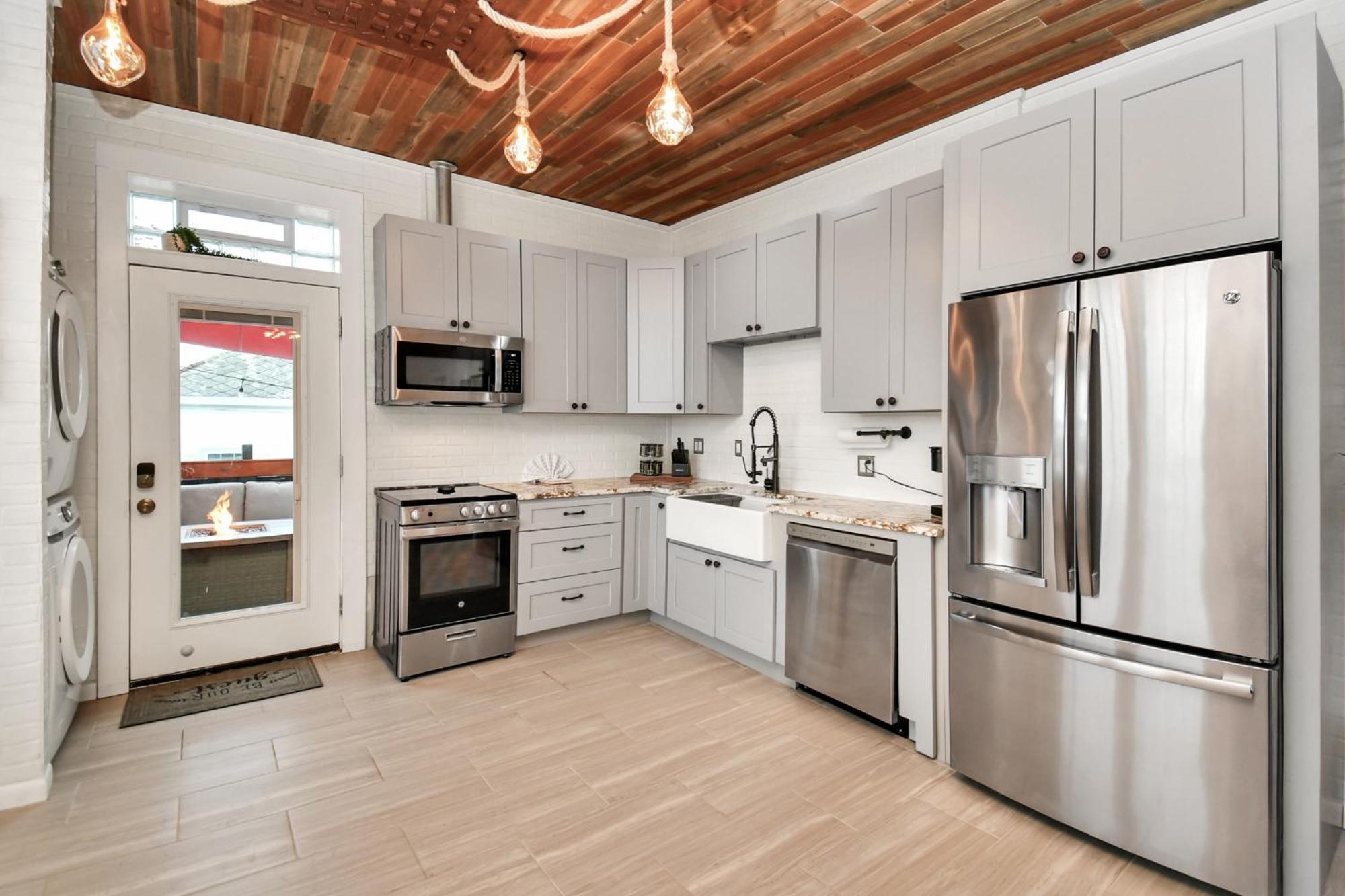 Nautical Loft With Outdoor Kitchen & Beach Access Leilighet Galveston Eksteriør bilde